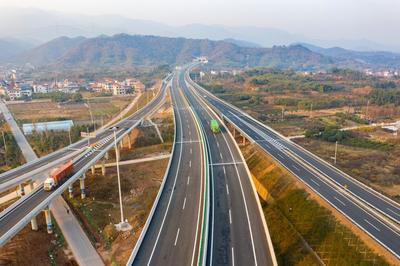 浙江金华:建金高速公路正式通车