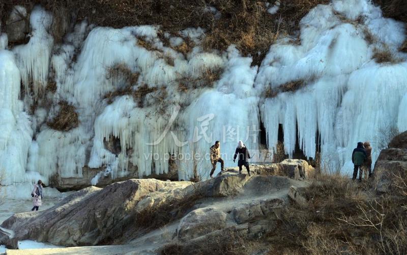 北京:门头沟冰瀑群迎来最佳观赏季