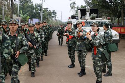2021年1月4日,武警海南总队前指带机动支队数百名官兵背起行囊,走出