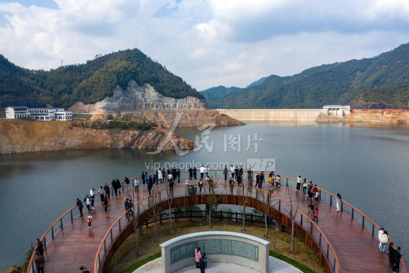 浙江龙游:高坪桥水库库区成网红打卡点