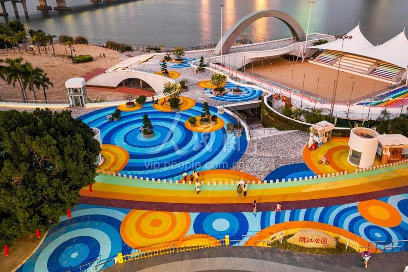 福建福州：彩虹主题江景平台正式开放-人民图片网