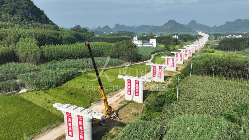 广西柳州至梧州铁路建设忙-人民图片网