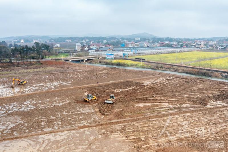湖南东安：高标准农田建设正酣-人民图片网