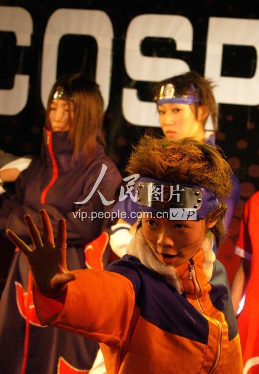 江苏扬州:首届COSPLAY动漫节开幕-人民图片网