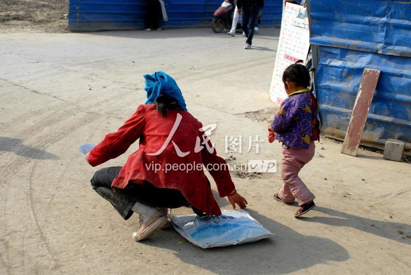 乞讨-人民图片网