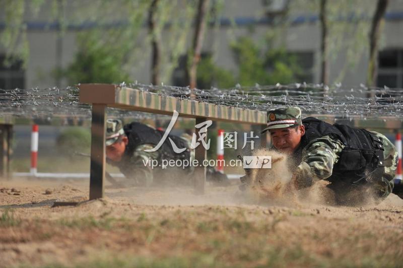 武汉反恐特战队实战演习 加强处置突发事件能力-人民图片网