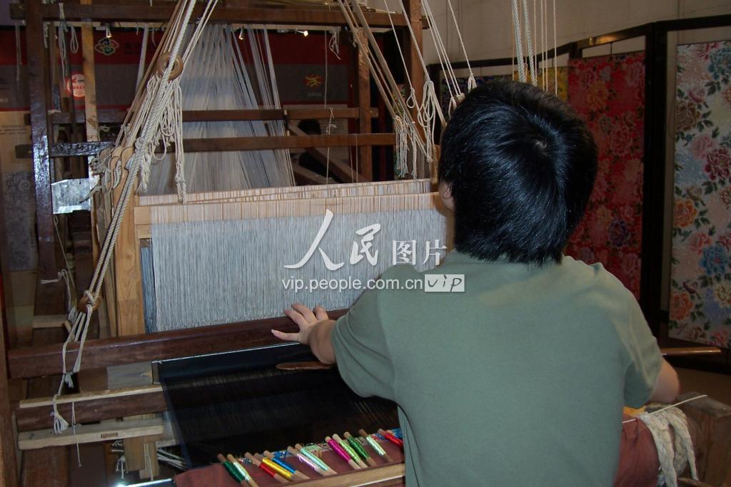 云锦织布机-人民图片网