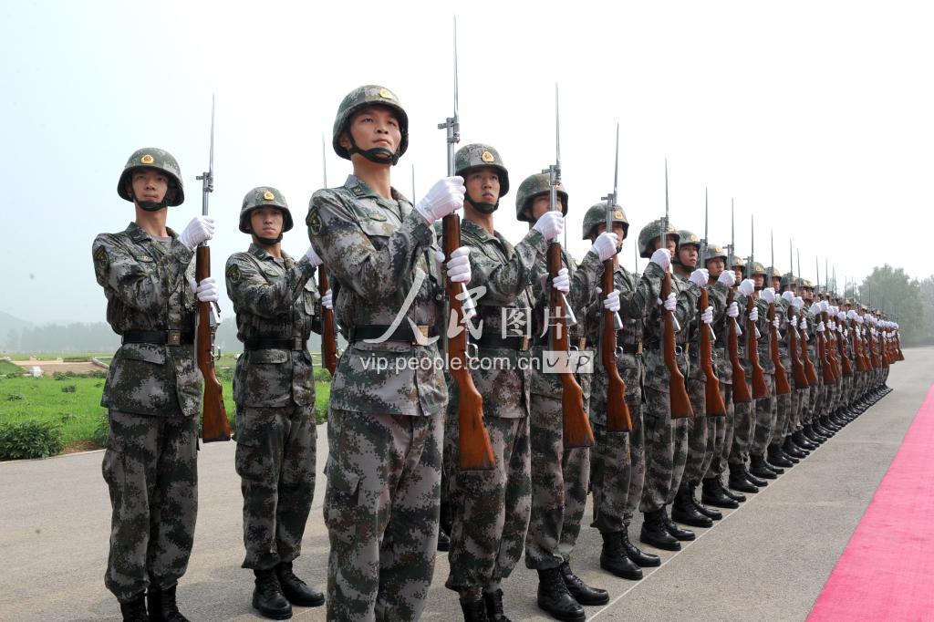 北京：威武之师“野战仪仗队”-人民图片网