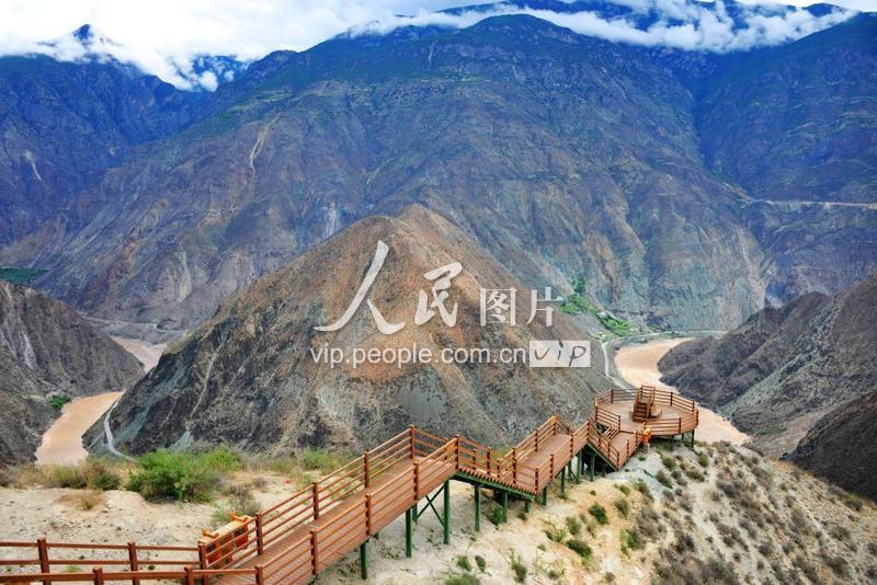 神奇壮观的金沙江第一湾-人民图片网