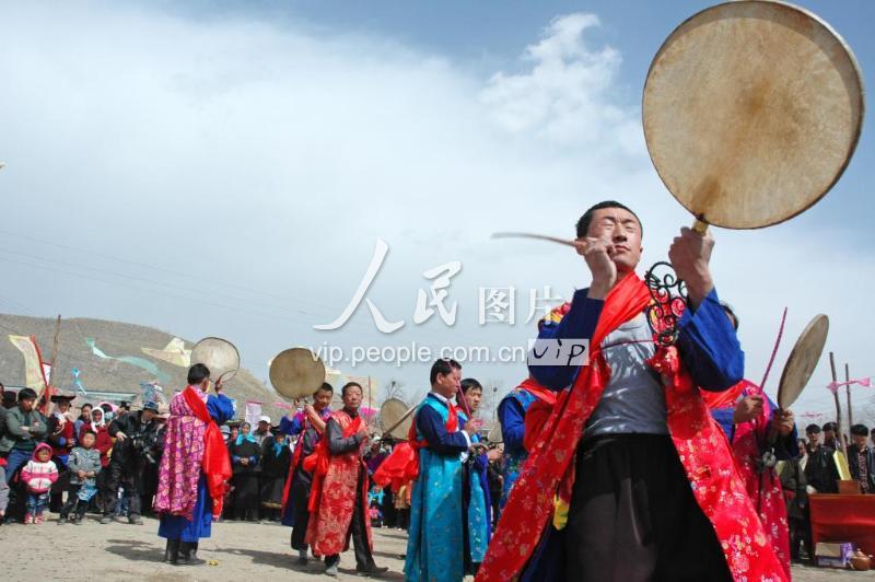 青海互助土族“邦邦会”-人民图片网