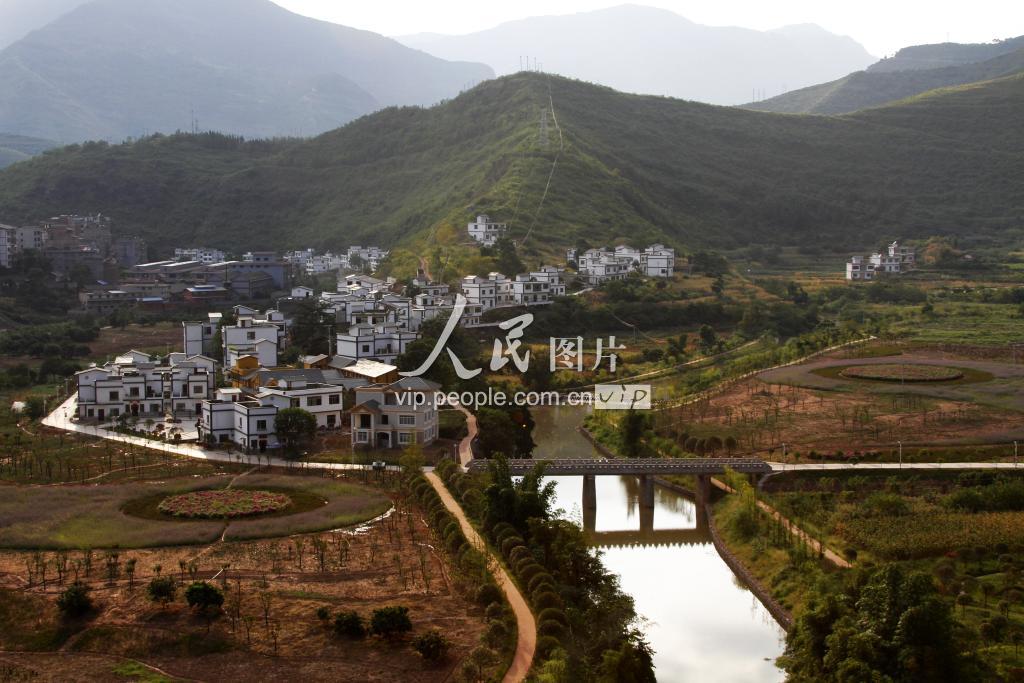 红色圣地贵州习水县土城镇:昔日村寨变画卷-人民图片网