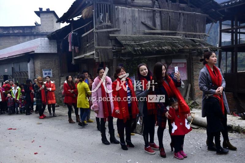 贵州榕江：“姑妈”集体回娘家过大年 -人民图片网
