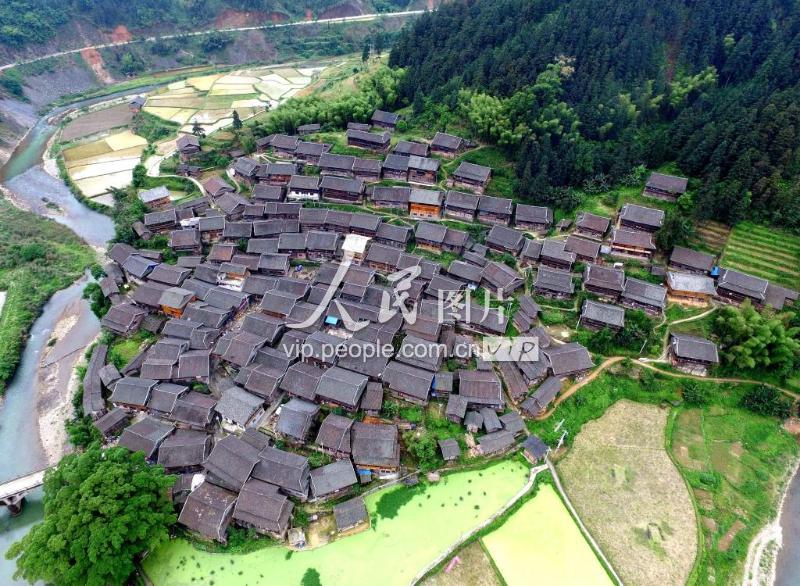 贵州213个村寨入选中国少数民族特色村寨 居全国之首-人民图片网