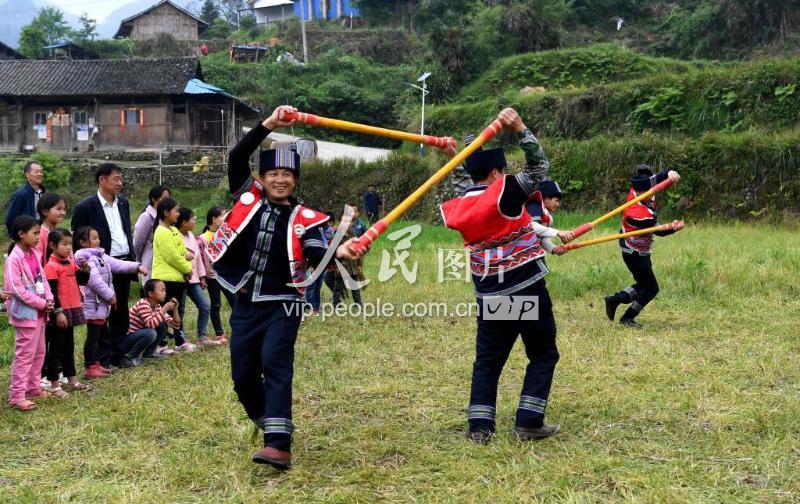 贵州榕江：神秘的瑶族“舂杵舞”-人民图片网