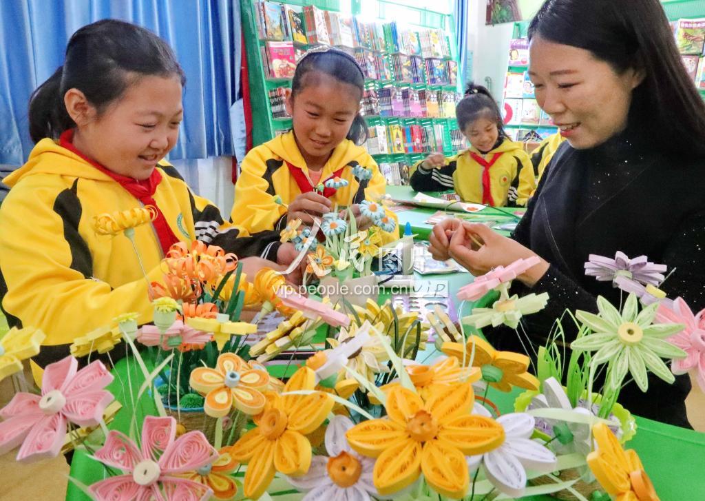 河北秦皇岛：低碳环保过清明-人民图片网