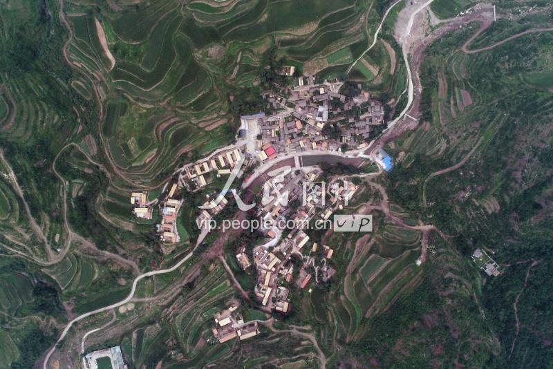 山西和顺回黄村:古村画卷-人民图片网