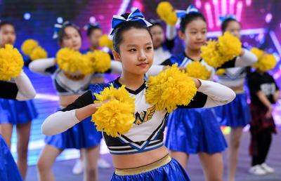 呼和浩特小小石榴籽共筑中国梦