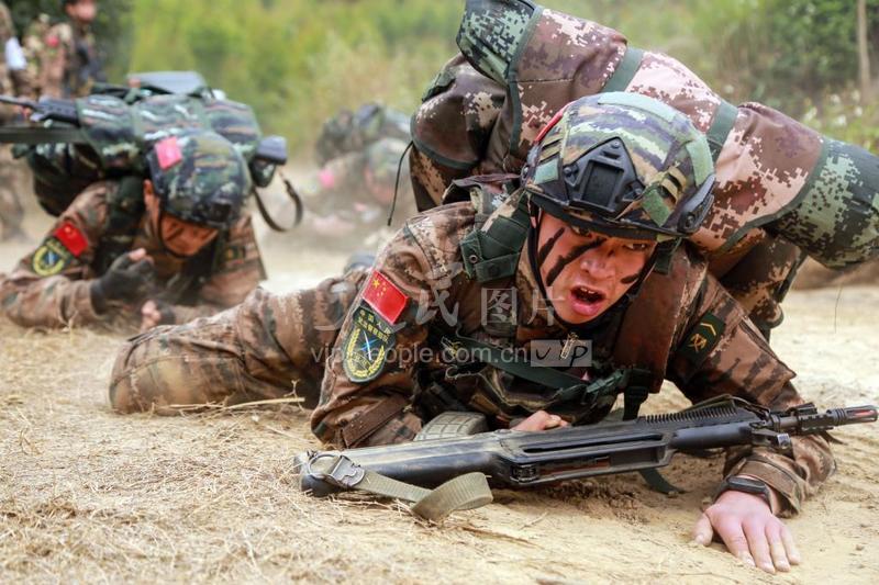 广西河池：直击武警“魔鬼周”极限训练场-人民图片网