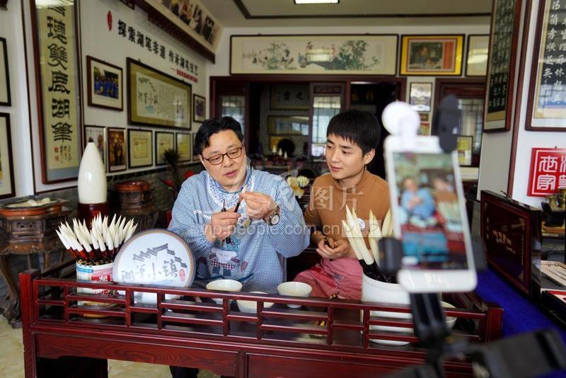 浙江湖州:非遗技艺 云端开课-人民图片网
