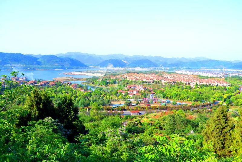09:10:51图片说明:2020年5月4日,湖北省十堰市郧阳岛"生态乡村"美如画