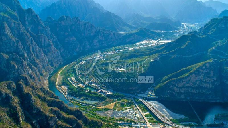 北京：俯瞰“中国房山世界地质公园”十渡园区-人民图片网