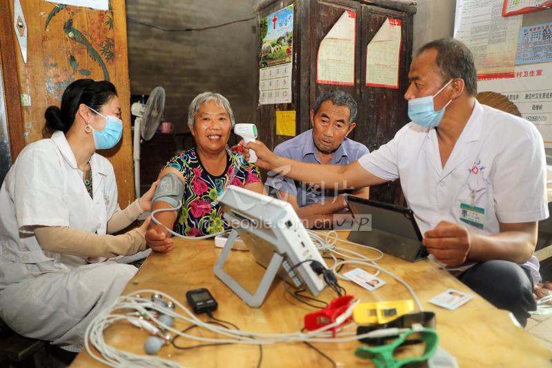 安徽淮北：家庭医生上门服务-人民图片网