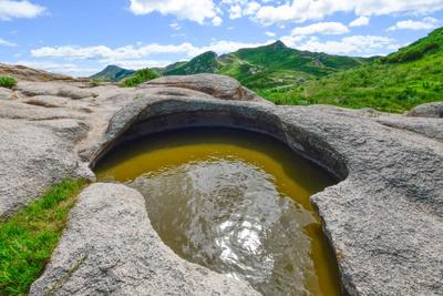 内蒙古赤峰:岩臼奇观别样美