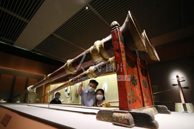 北京:国博办的中国古代乐器展人气旺-人民图片网