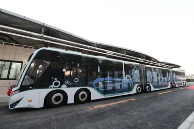 上海临港新片区中运量t1示范线测试运营