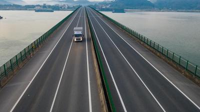 广西梧州隆冬g65包茂高速浔江大桥美如画