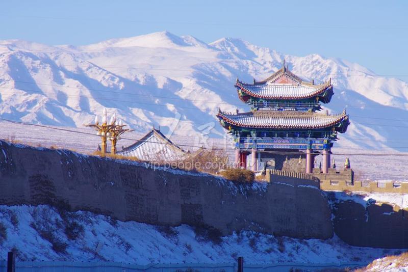 新疆巴里坤立冬时节西域古城景色美