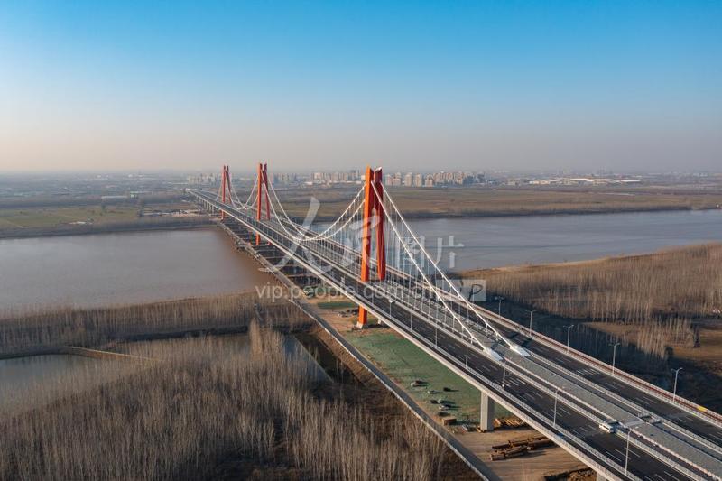 2021-12-02 17:45:17图片说明:2021年12月2日,济南第十二座跨黄河大桥