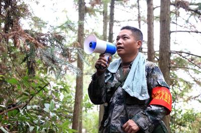 江西永丰生态护林员坚守岗位过大年