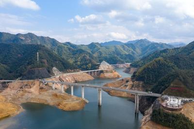 浙江龙游:高坪桥水库库区成网红打卡点