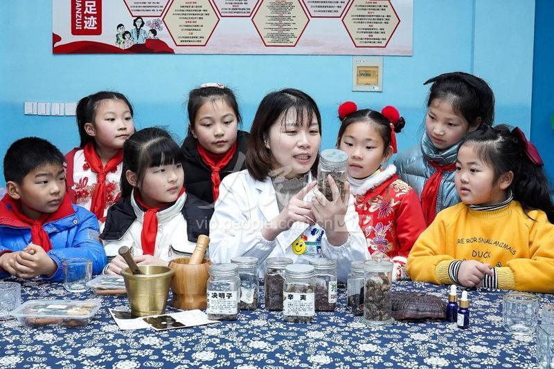 浙江湖州:中医药知识进校园-人民图片网