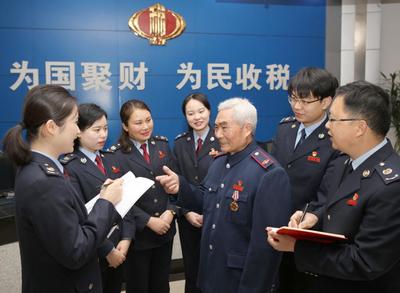 江西袁州老书记带领学党史唱红歌