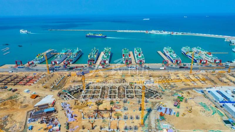 海口:新海滚装码头客运综合枢纽站项目完成全部地梁承台施工-人民图片网