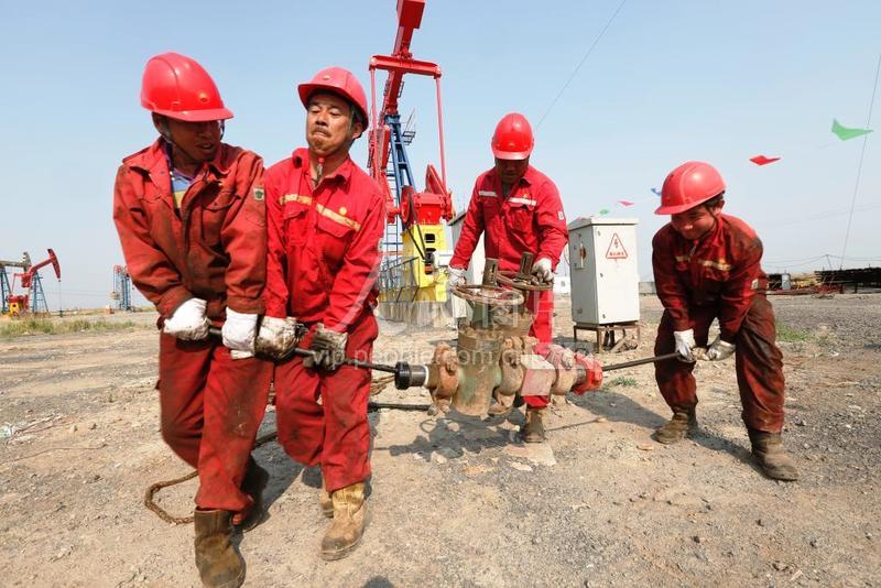 河北唐山初夏修井忙