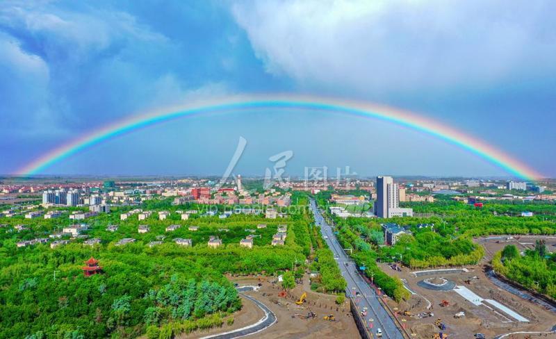 新疆图木舒克:彩虹美景入画来