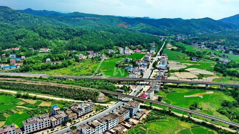 江西会昌:城乡一体化交通 铺就振兴快车道