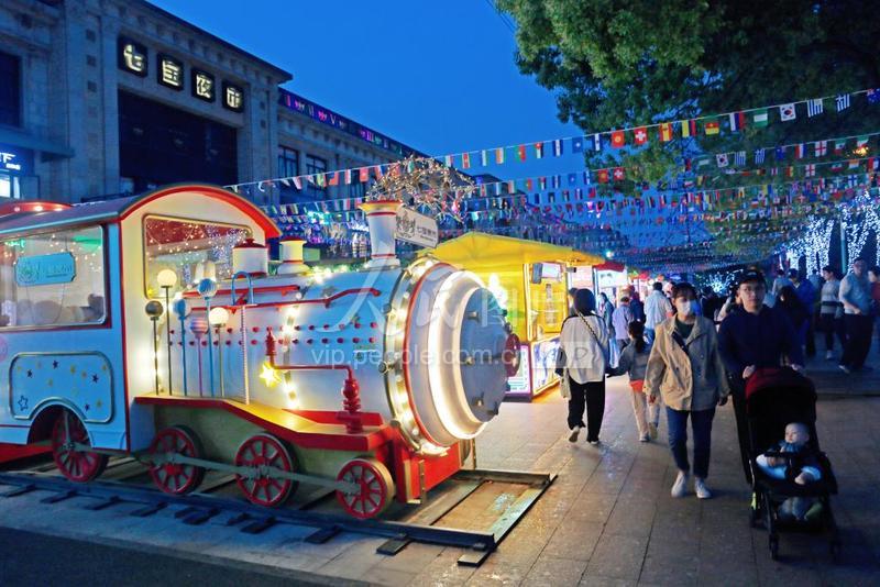 上海七宝夜市夜经济消费火热