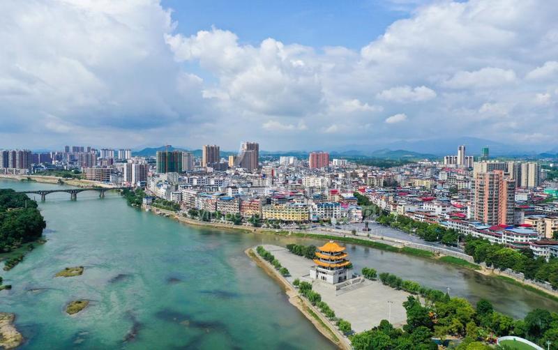 湖南道县:碧水绕城荡清波