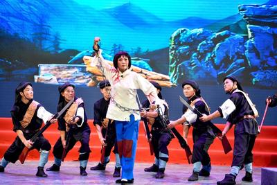 安徽亳州：红色经典剧目展演迎“七一”-人民图片网
