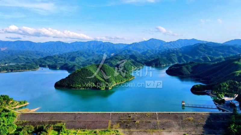 湖南常宁:蓝天碧水美如画-人民图片网