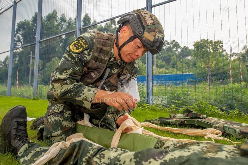 广西贵港:武警后勤专业兵练兵忙-人民图片网