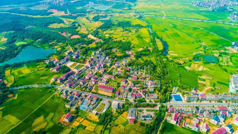 2021-09-10 16:15:33图片说明:2021年9月8日,从高空俯瞰丰城市隍城镇