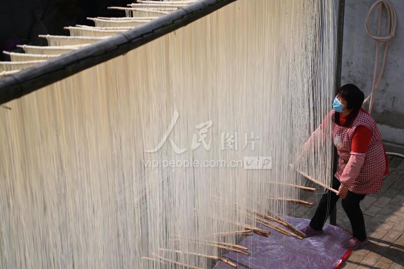 山东聊城:挂面飘香-人民图片网