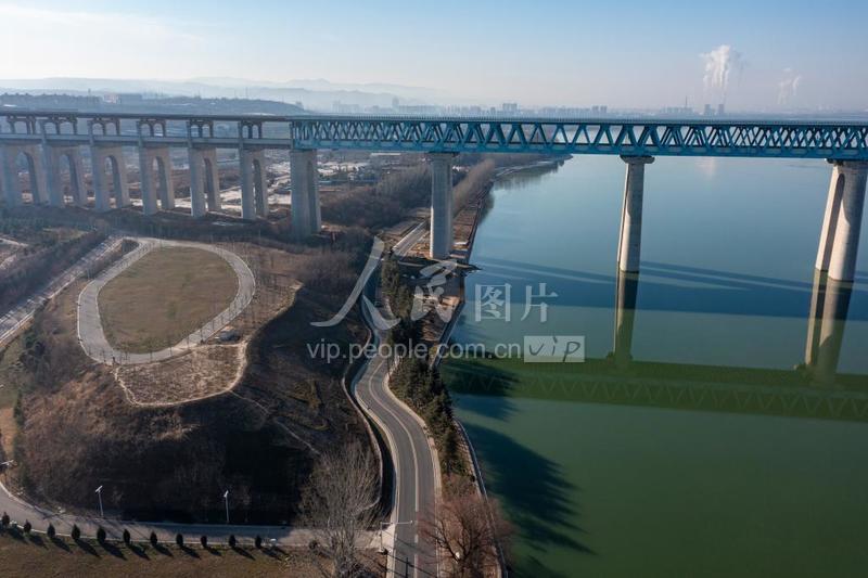 河南三门峡：冬日清水黄河美景如画-人民图片网
