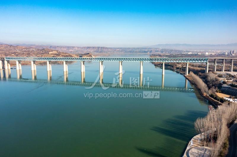 河南三门峡：冬日清水黄河美景如画-人民图片网
