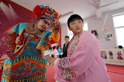 河北平乡:南路丝弦有传承 非遗戏曲进校园